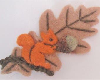 Handcrafted felted wool oak leaf with squirrel and acorn autumnal brooch eco friendly woodland jewellery nature inspired OOAK original gift