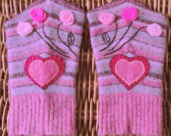 Felted upcycled pink purple wristwarmers for women / teen girls with roses and hearts in recycled repurposed lambswool and angora OOAK