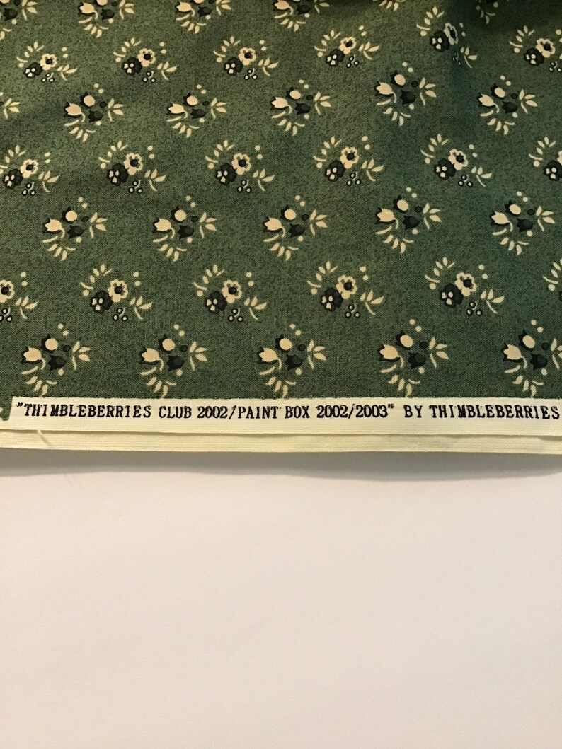 Thimbeberries Club 2002 Paint Box 20022003 by Thimbleberries for R J R Fabric by the Yard Green Fabric with Cream Flowers