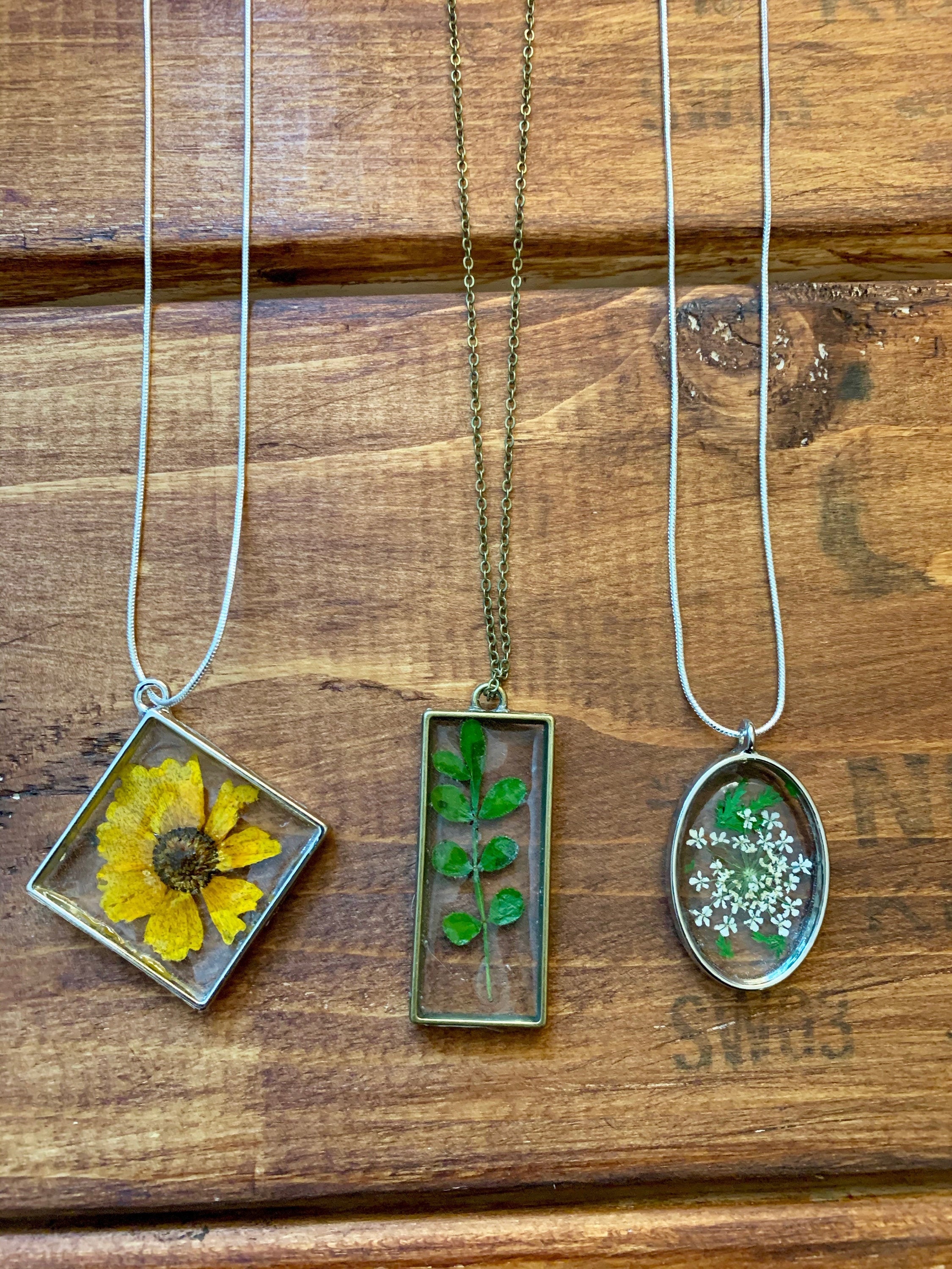 Collar de flores prensadas Collares de flores boho Collar Etsy Collar de flores prensadas Collares de flores boho Collar Etsy
