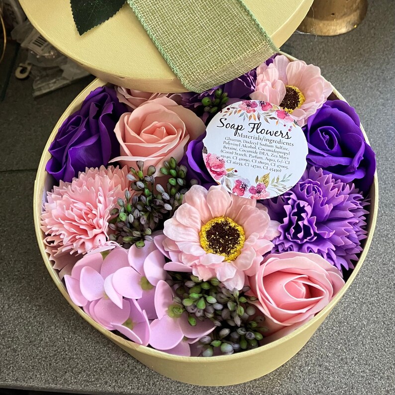 Soap Flowers In Pearlescent Hat Box - Lilac