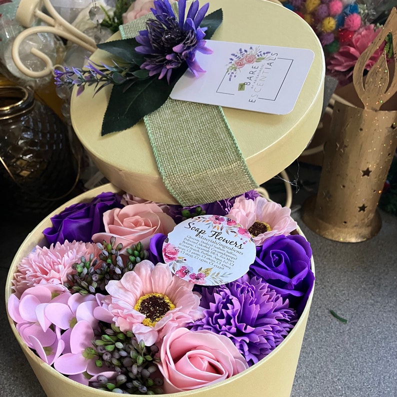 Soap Flowers In Pearlescent Hat Box - Lilac