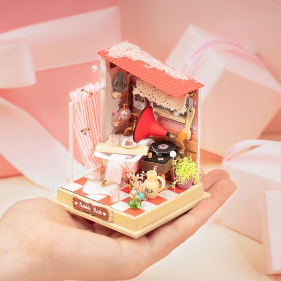 Rolife® DIY Miniatures: DIY Everything with Rolife Miniature Kits