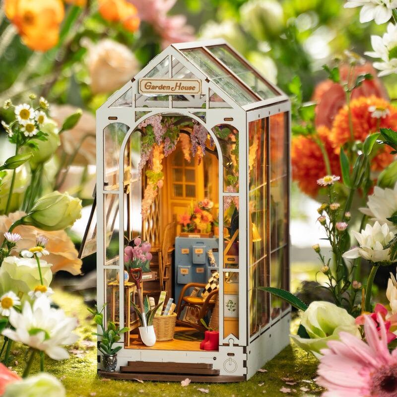 Rolife Dreamy Garden House DIY Miniature House Kit DG163