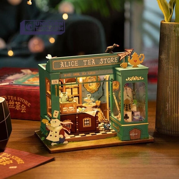 Alice in wonderland dollhouse online