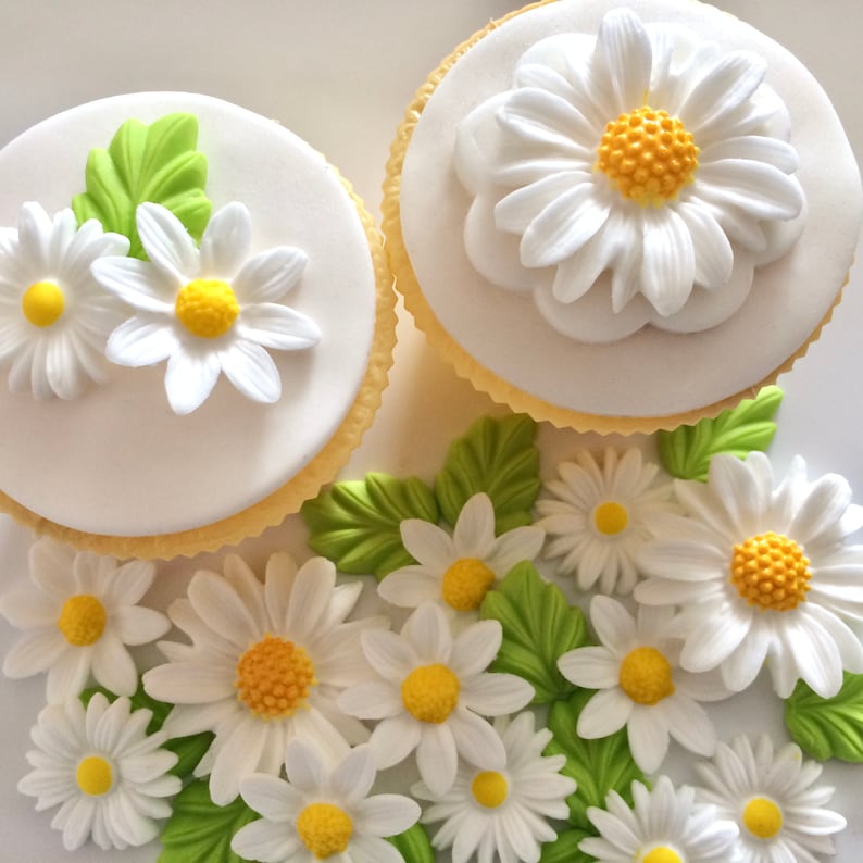 White Daisies Sugar Flowers for Cakes Edible Cake Decorations Etsy UK