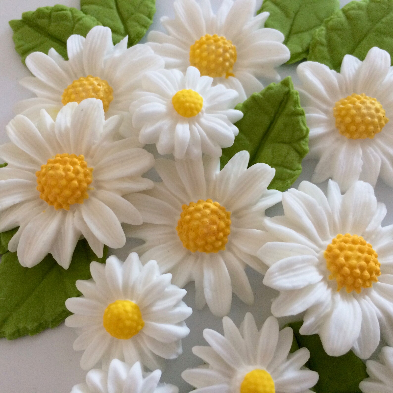 White Daisies Edible Sugar Flowers Cake Decorations Etsy