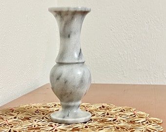Vase vintage en forme de bouton de fleur en marbre gris, pierre de 20 cm (20 cm)