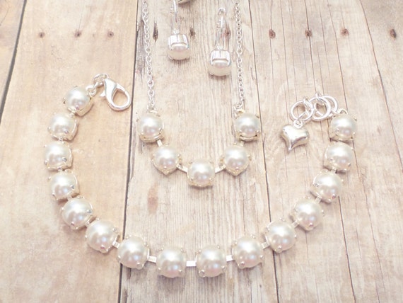 Fine Crystal Bridal Pearl Set, Lever Back Earrings, Bracelet, Necklace  DKSJewelrydesigns,