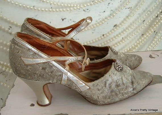 RESERVED Pretty Pair of 1920's Gold Lament Shoes - image 5