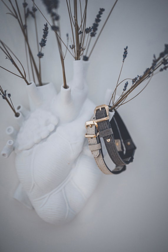 Handmade Suede Leather Breakaway Cat Collar: Gray Pet Accessories