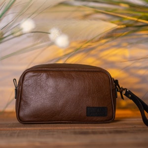 Brown Toiletry Bag, Leather Toiletry Kit, Mens Dopp Kit, Groomsmen Gift, Fathers Day Gift
