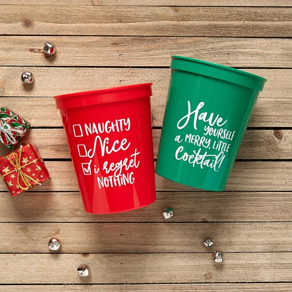  Christmas Plastic Party Cups - Set of 20 White,Red and Green  16oz Plastic Holiday Stadium Cups, 4 Festive Drinking Pun Designs, Perfect  for Christmas Party Supplies : Toys & Games