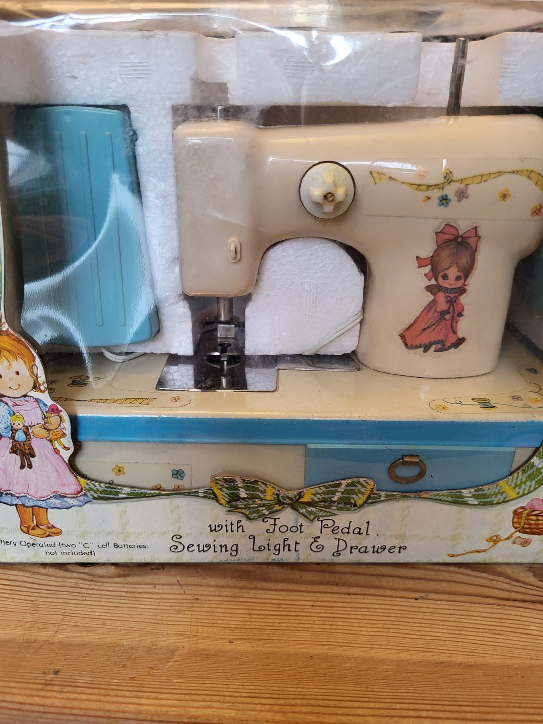 Rare Vintage Childs Sewing Machine/ Original Box 1970s/ Cute Kitsch Childs Sewing Machine