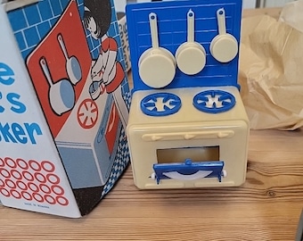 1960s Vintage Dollhouse Cooker Playset: Retro Toy Oven, Pots & Pans