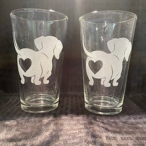 2 Dachshund lovers adorable engraved pint glasses! Etched glassware!