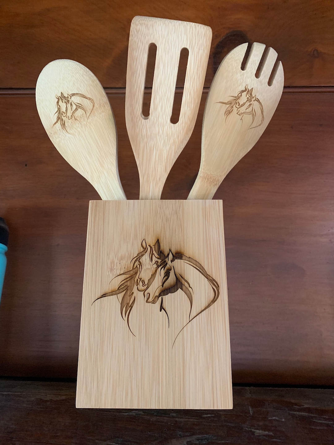 Bamboo Utensil Caddy Engraved With a Beautiful Horse Picture. Includes