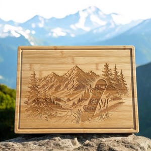 Sknowboard scene and mountains engraved cutting, charcuterie board! Bamboo with juice groove. Perfect gift for snowboarders! Free shipping!