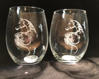 2 horse lovers engraved wine glasses! Etched glassware!