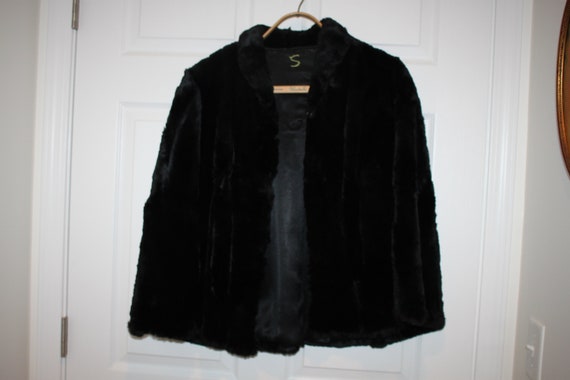 Vintage Soft Black Fur Cape - image 2