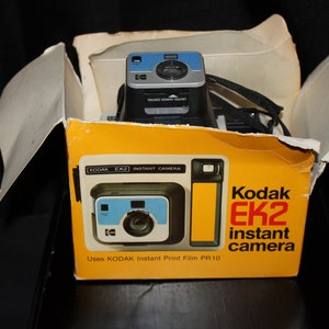 Kodak EK2 Instant Camera, The Handle