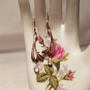 Vintage 925 Silver Dangle Drop Earring with White Rose Quartz Teardrop Stone