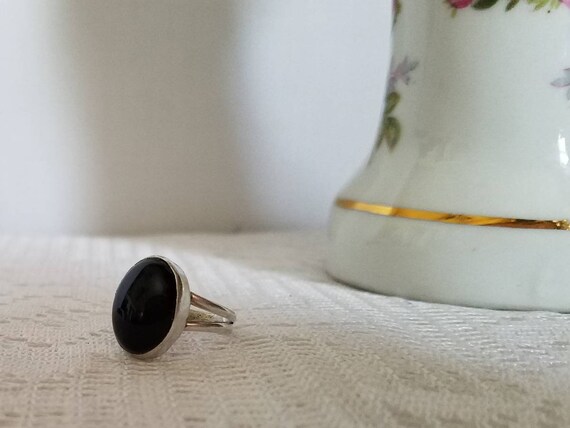 Vintage Navajo Silver and Black Onyx Ring - image 6