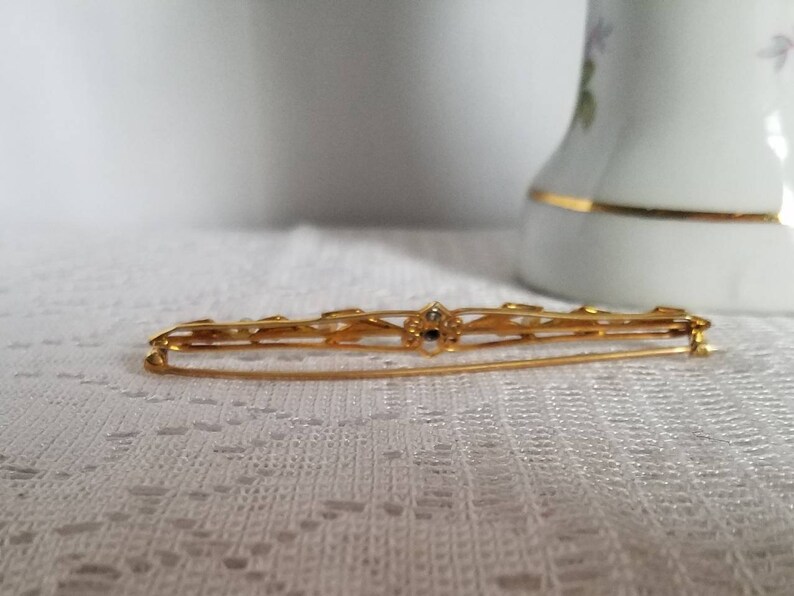 Antique Victorian 14K Yellow Gold Diamond and Seed Pearl BroochPin