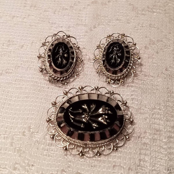 Vintage 925 Mexico Silver Guadalajara ALC Stamped Hematite and Filigree Brooch with Matching Clip Earrings