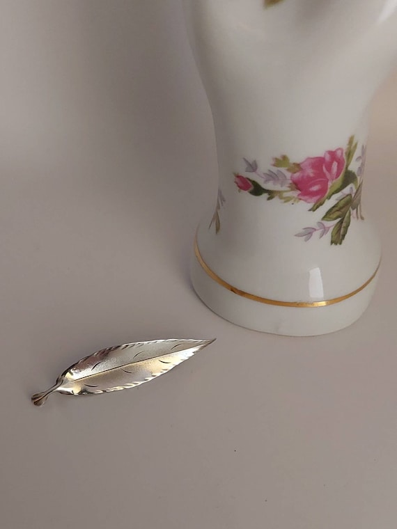 Vintage Stuart NYE Sterling Silver Leaf Brooch