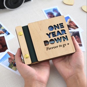 Miniaturowy album ze zdjęciami rocznicowymi, prezent walentynkowy dla niego, spersonalizowany prezent rocznicowy dla niej, prezent dla pary, prezent urodzinowy dla chłopaka
