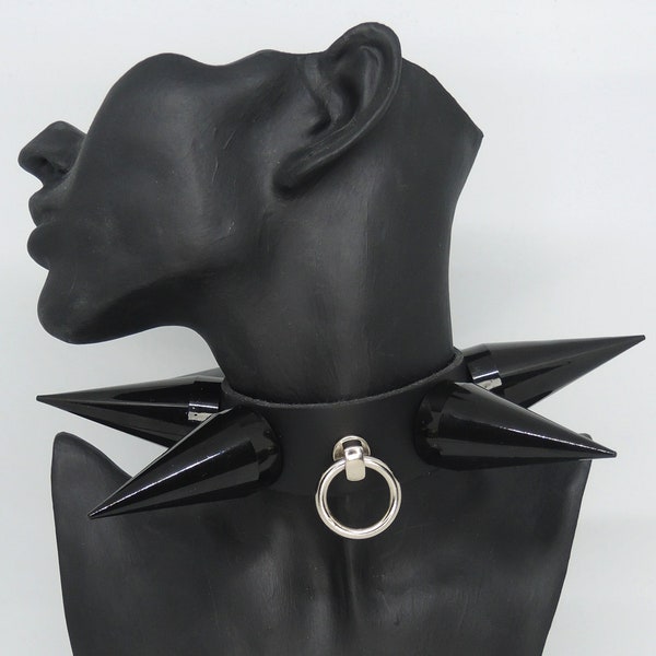 Halsband met jumbo spikes