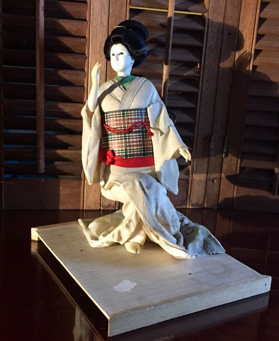 日本の芸者 西人形 置物 女性 伝統的 シルク 着物 帯 ヴィンテージ