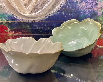 Green Ceramic Serving Bowl Large Salad Leaf California Cemar Pottery 1950s Party Salsa Chip Dip Fruit Vegetable Wedding Gift Bridal Shower
