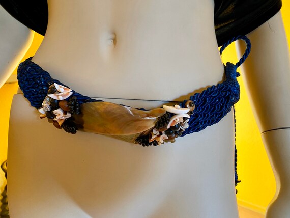 Natural Seashell Blue Belt Macrame Beach Wedding Dress  display picture 2