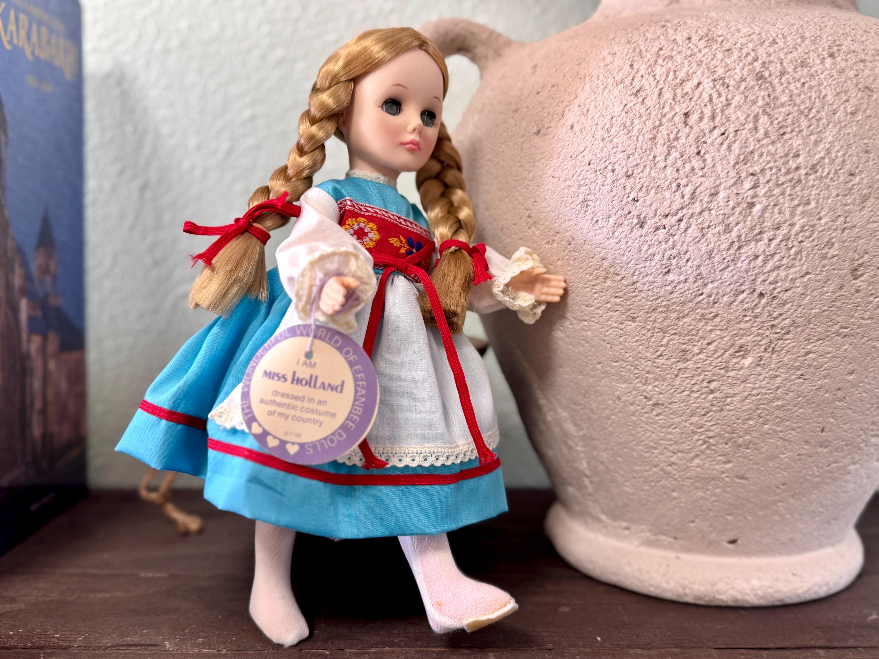 Effanbee Dolls Miss Holland Dutch Costume Traditional Folklore