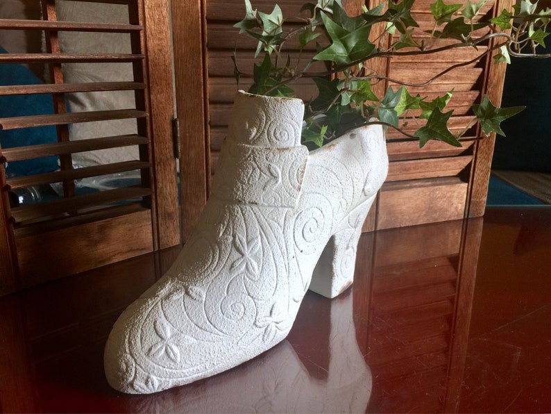 Ceramic Shoe Planter Victorian Succulent Garden Decor Rustic Baroque Ivory Vase Vessel Outdoor Floral Arrangement Party Large Centerpiece