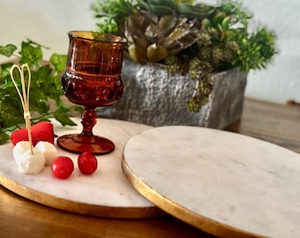 Soporte para pastel de mármol, azulejo de piedra blanca, tabla redonda para embutidos con borde dorado, cupcakes, boda de invierno, aperitivo, postre, centro de mesa para servir, festivo