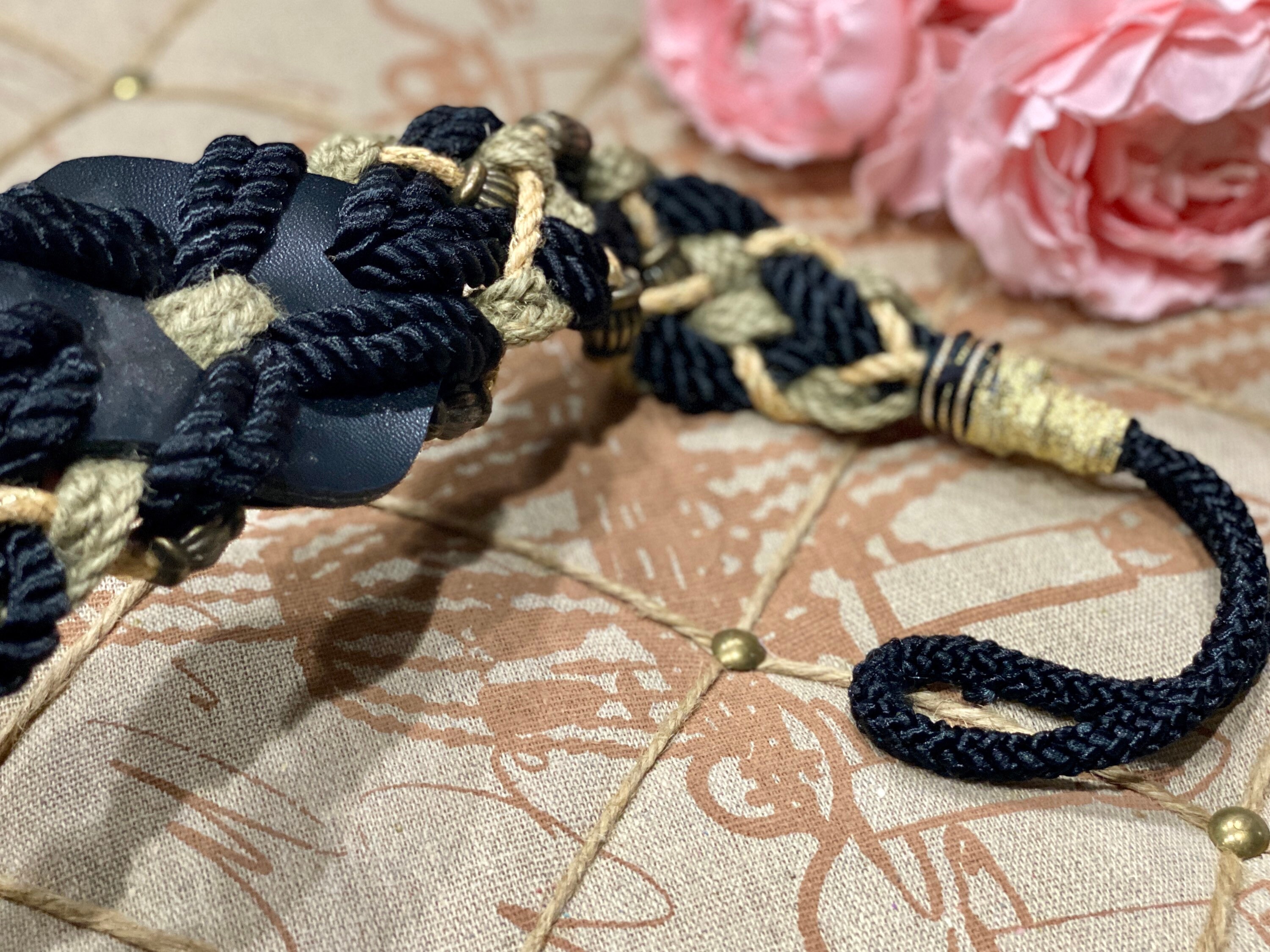 Hammered Medallion Macrame Belt Renaissance Costume Hand  display picture 2