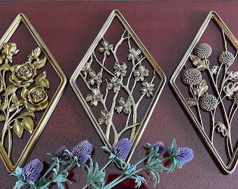 Syroco 1960s Wall Plaque Antique Gold Rose Flowers Open Cut Ornate 3D Art Hanging Door Tile Kitchen Nature Shabby Chic Decor Wedding Gift