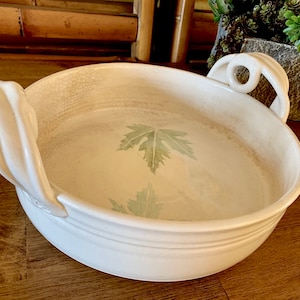 Handmade Stoneware Oven To Table Baking Dish Green Leaf Casserole Round Handles Farmhouse Bakeware Serving Kitchen Cookware Harvest Pottery