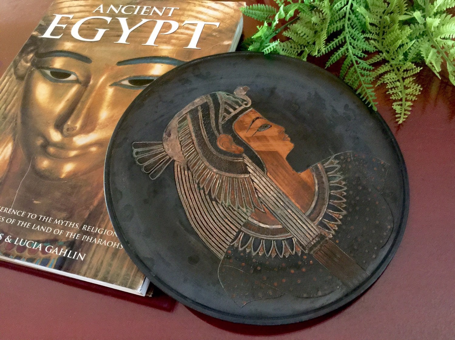 ネフェルタリ 古代エジプト 壁飾り 金属銅製アートプレート 丸型吊り皿