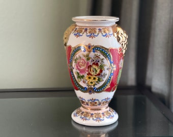 Asian Vase Floral Gold Grape Cluster Ornate Satsuma Style Ceramic Moriage Art Chinese Shelf Decor Red Royal Display Tall Flower Urn Elegant