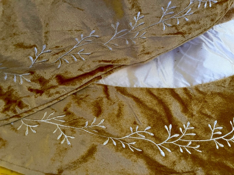 Gold Velvet Christmas Tree Skirt Embroidered Tablecloth Cape Holiday Decoration Party Table Cover Gift Seasonal Home Decor New Year Metallic image 3
