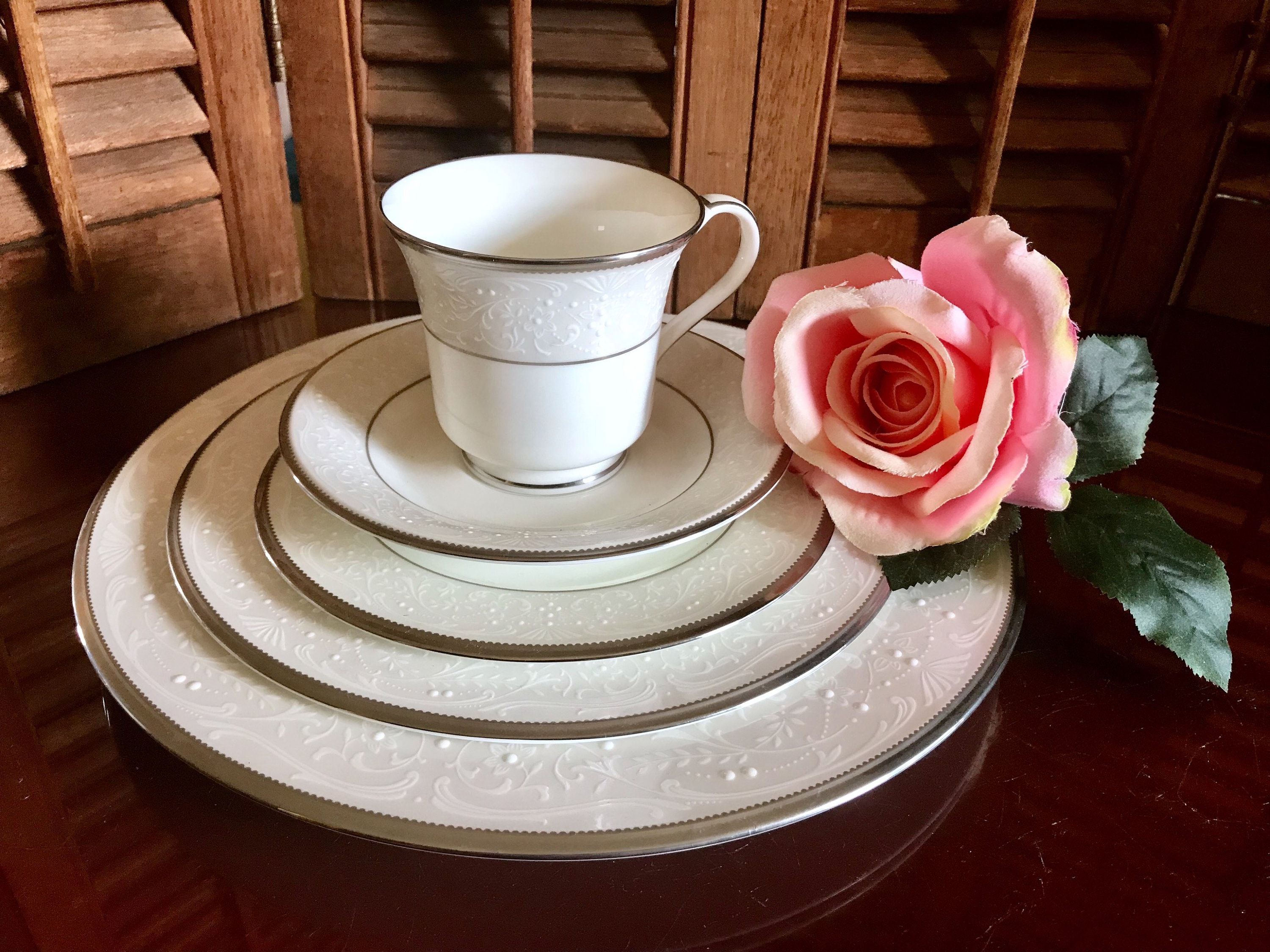 食器 Noritake Bone china 1. Set 5x5 Noritake White Bone China 5 Piece Dinner Set Japan Porcelain