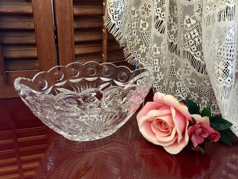 Crystal Candy Bowl Boat Vase Scalloped Hand Cut Kitchen Snack Fruit Glassware Wedding Centerpiece Anniversary Bridal Shower Gift for Mom
