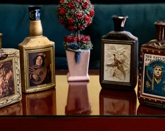 Whiskey Liquor Bottles Jim Beam 1970s Collectible Decanter Wedding Display Bar Decor Vintage Art Jug Spirit Old Alcohol Canister Gold Glass