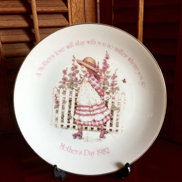 Porcelain Plate Mother's Day 1982 Collection Limited Fireplace Mantel Love Decor Mom Retirement Gift Commemorative Daughter Kids Display