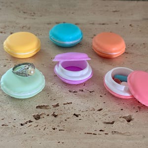 Proposal Ring Macaron French Box Engagement Decorative Mini Flower Storage Baby Shower Game Surprise Gift Trinket Keepsake Bridesmaid Gift