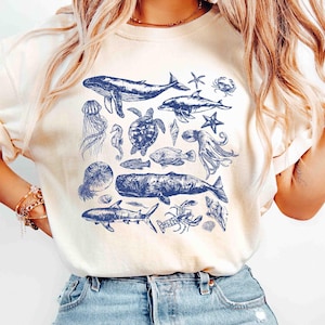 Comfort Colors Tee Vintage Sea Animals Shirt Ocean Creatures T-Shirt Vintage Sea Life Shirt with Whales, Turtles, Jellyfish, Marine Animal